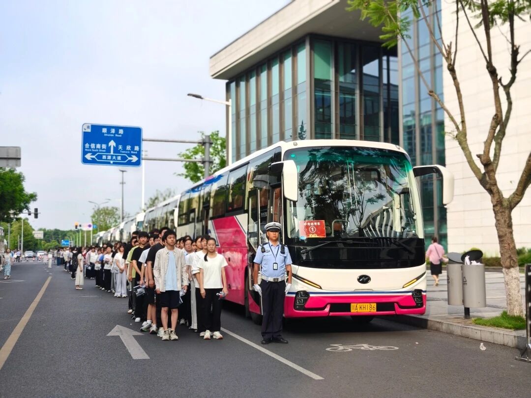 赴考路上 我们守护 | DG视讯运业圆满完成各项中考运输保障任务